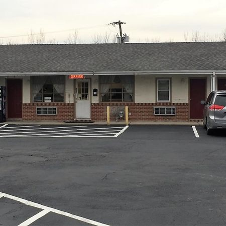 Budget Inn Wrightstown Exterior photo