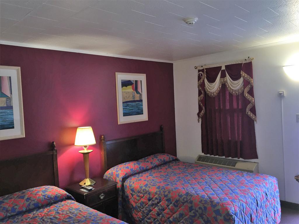 Budget Inn Wrightstown Exterior photo